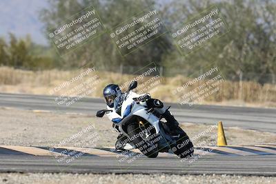 media/Dec-01-2025-Moto Forza (Mon) [[2daa91e15f]]/3-Beginner Group/Session 3 (Turn 3)/